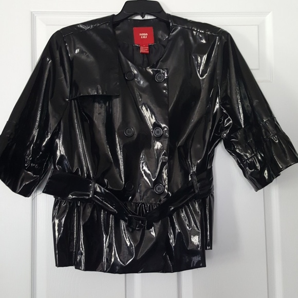 Cropped 3/4 Sleeve Jacket - Picture 2 of 3